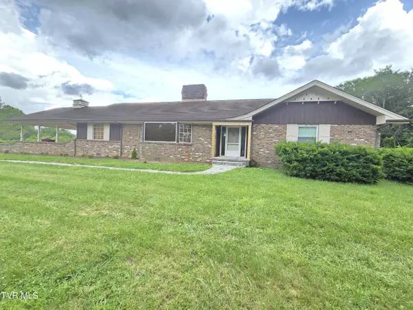 1305 College Heights RD, Johnson City, TN 37604
