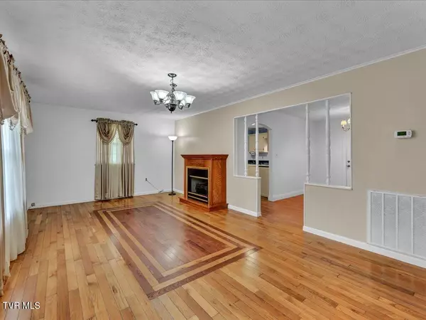 Tazewell, TN 37879,429 Dogwood Heights DR
