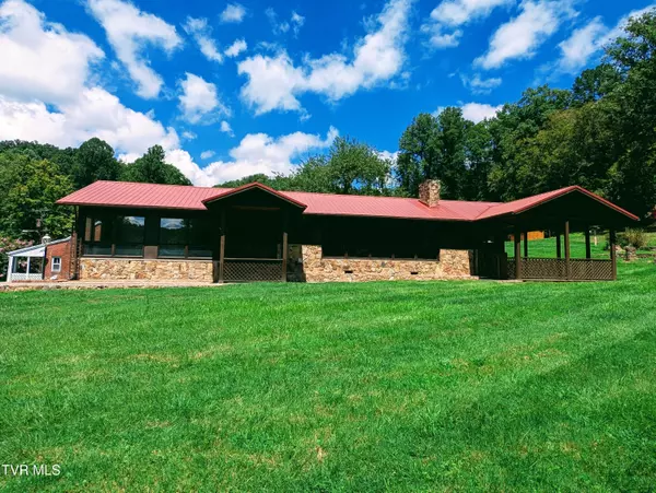 Clintwood, VA 24228,246 Market ST