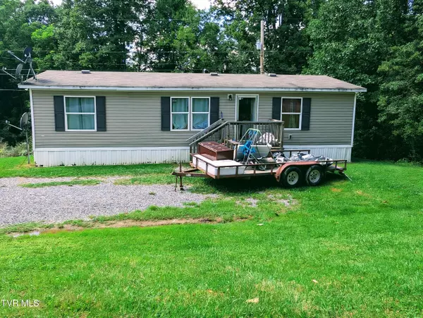 585 Little Brushy RD, Coeburn, VA 24230