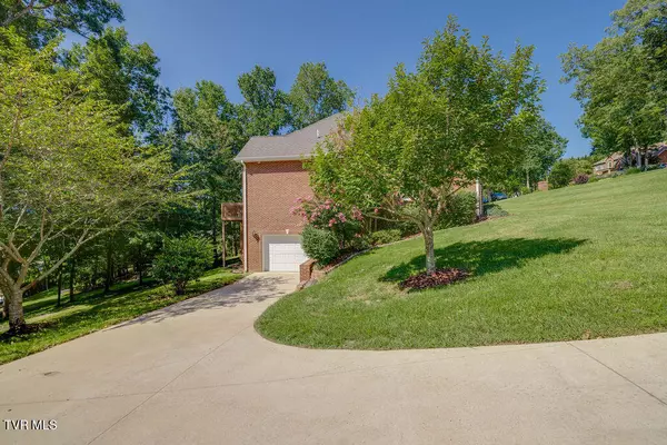 Piney Flats, TN 37686,128 Allison Timbers RD
