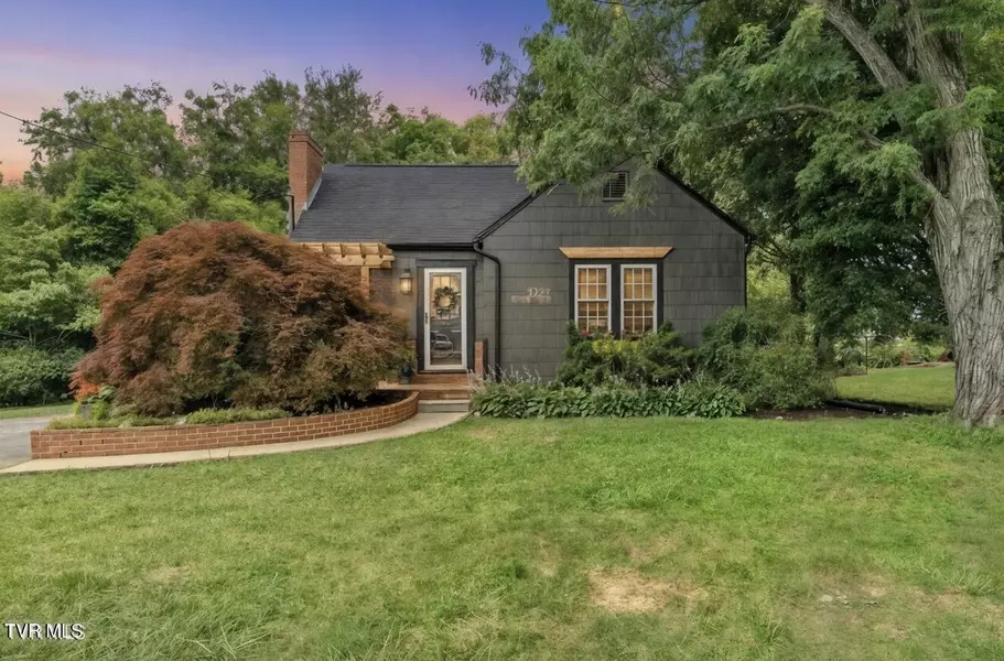 1028 Forest ST, Greeneville, TN 37743