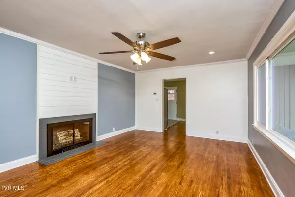 Bristol, VA 24201,1140 Foxcroft RD