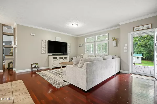 Coeburn, VA 24230,3524 Labrador RD