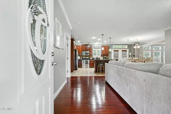 Coeburn, VA 24230,3524 Labrador RD