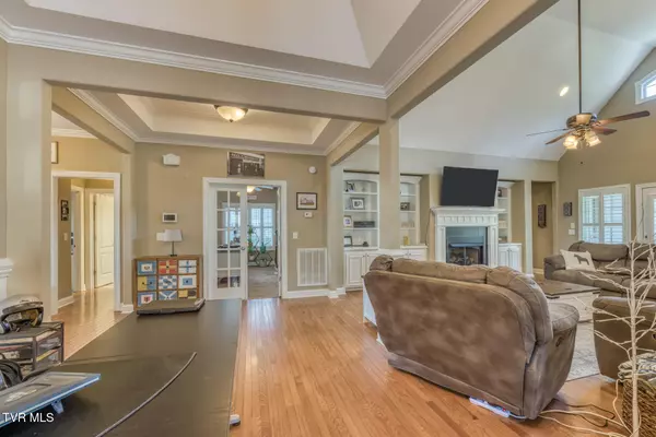 Johnson City, TN 37601,1016 Embassy ROW