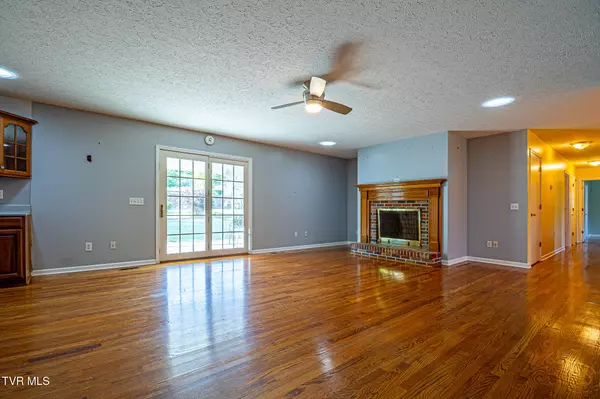 Church Hill, TN 37642,4253 Carters Valley RD