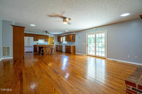 Church Hill, TN 37642,4253 Carters Valley RD