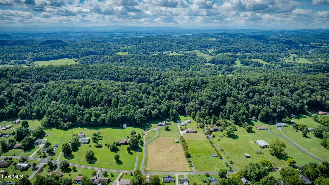 782 Harr Town RD, Blountville, TN 37617