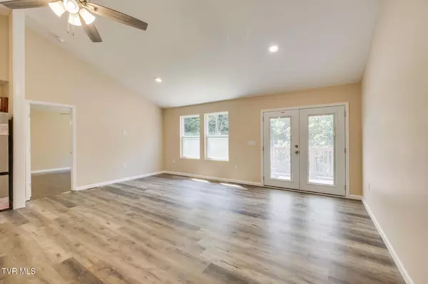 Kingsport, TN 37665,514 Aesque Street East