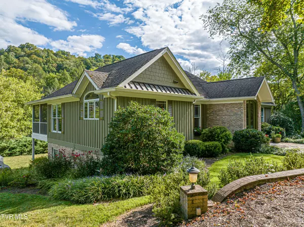 Abingdon, VA 24210,16020 Mendota RD