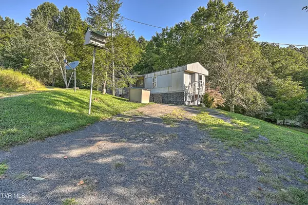 406 War Valley RD, Church Hill, TN 37642