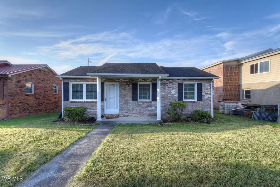 308 Cottage AVE, Elizabethton, TN 37643