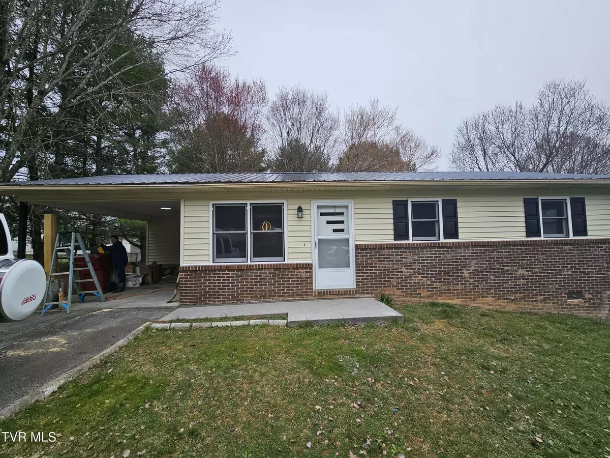 Johnson City, TN 37601,1303 Adobe DR