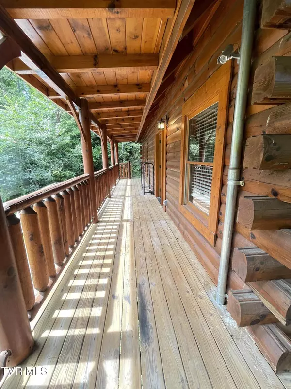 Gatlinburg, TN 37738,915 Powdermill RD