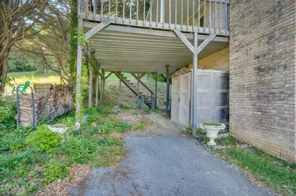 Elizabethton, TN 37643,512 Jena Beth DR