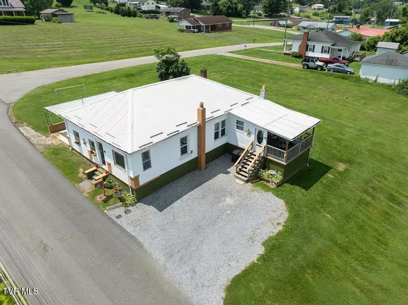 136 Highland AVE, Glade Spring, VA 24340