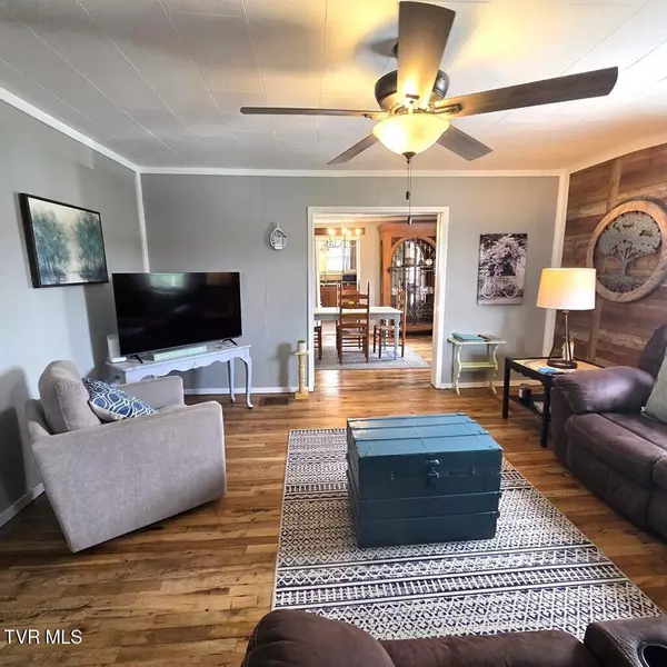 Glade Spring, VA 24340,136 Highland AVE