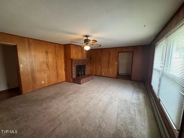 Chilhowie, VA 24319,38337 Loves Mill RD