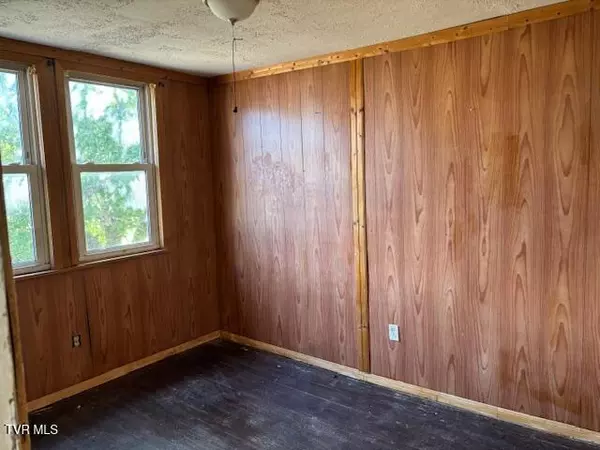 Atkins, VA 24311,5720 Atkins Tank Road RD