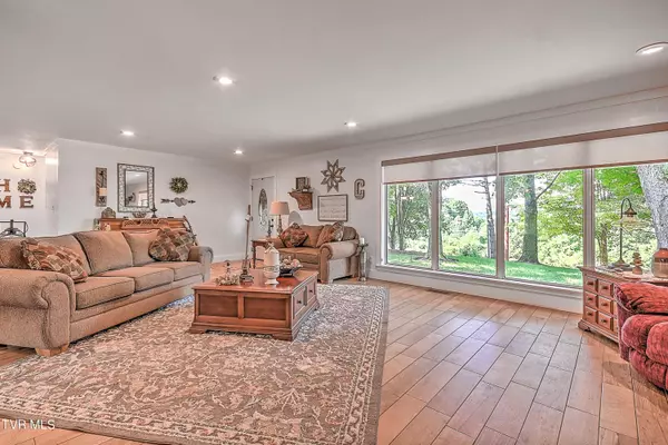 Afton, TN 37616,3155 Erwin HWY