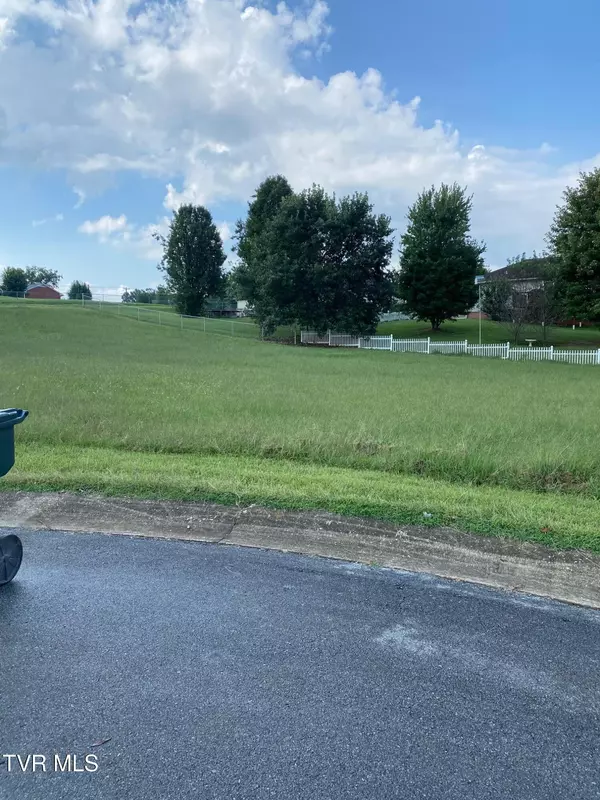 000 Emerald DR, Greeneville, TN 37745