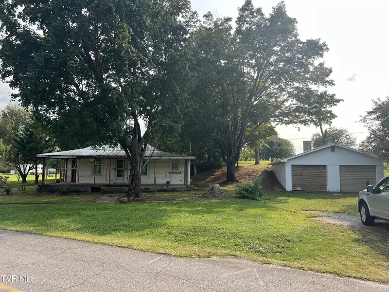 110 Fishpond RD, Chuckey, TN 37641
