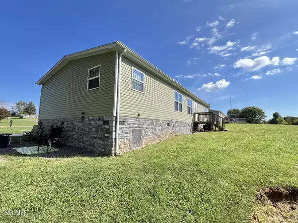 Mount Carmel, TN 37645,235 Wolfe Laurel DR