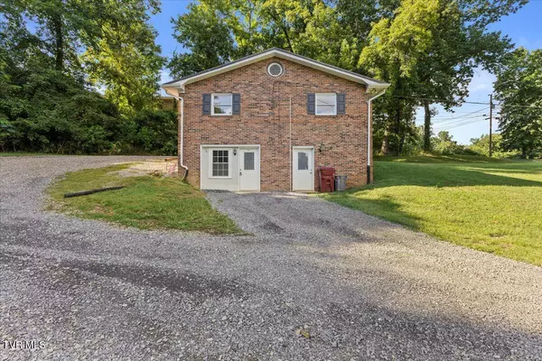 Johnson City, TN 37601,3907 Timberlake RD #2