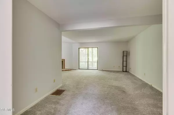 Bristol, TN 37620,605 Redstone DR #28