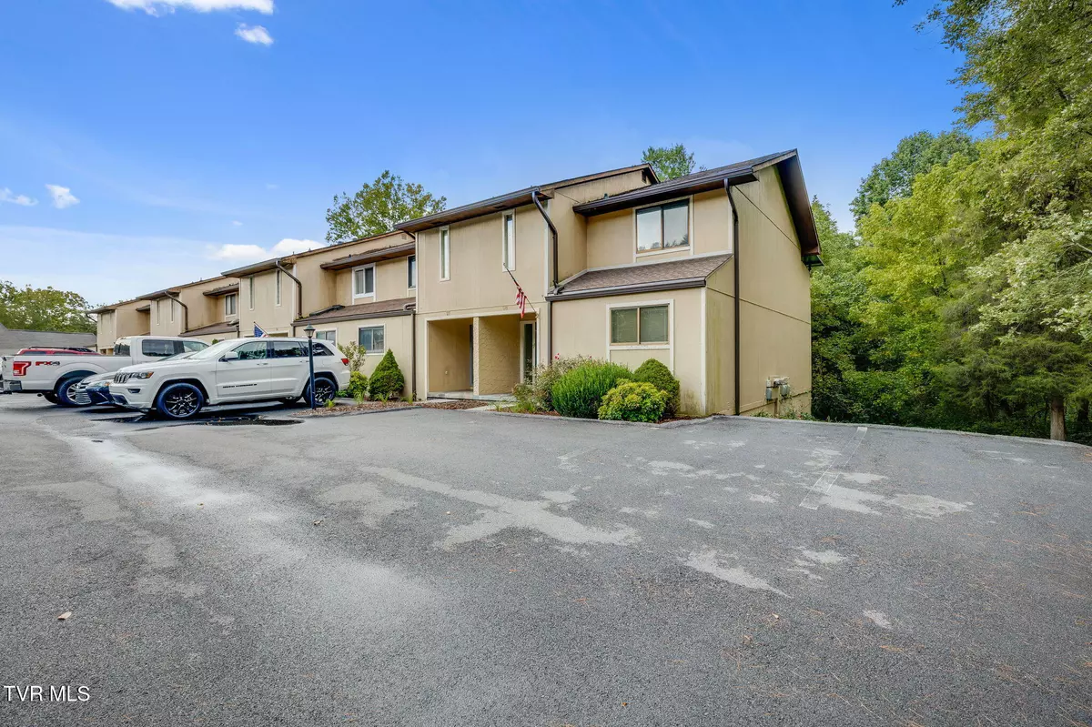 Bristol, TN 37620,605 Redstone DR #28