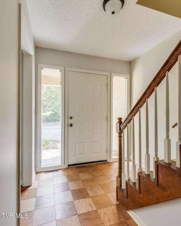 Bristol, TN 37620,605 Redstone DR #28