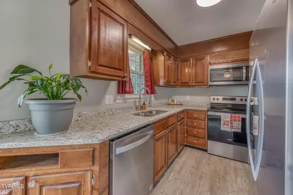Bristol, VA 24201,110 Norwood DR