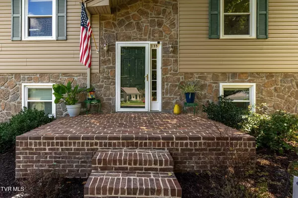 Johnson City, TN 37601,135 Heather LN