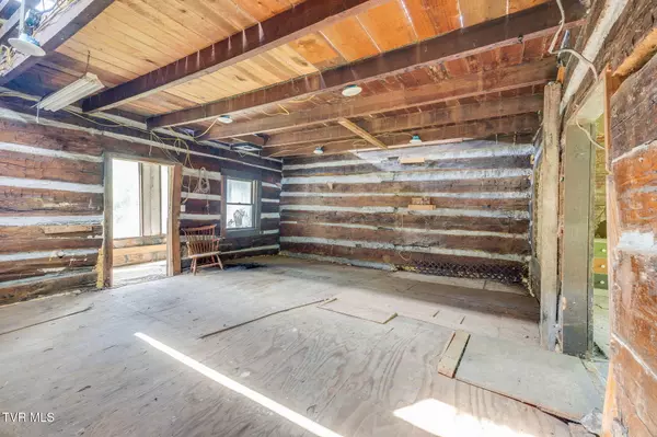 Bulls Gap, TN 37711,284 Buzzard Roost RD