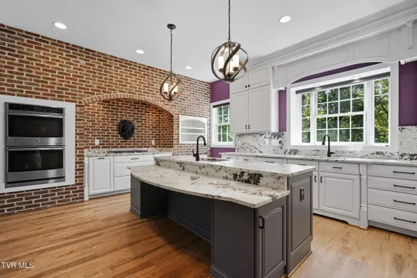 Lebanon, VA 24266,57 Highlands CIR