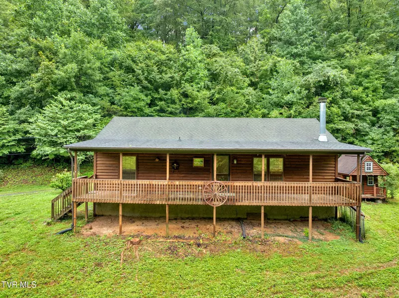 1306 Old Stage RD, Johnson City, TN 37615