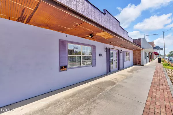 Kingsport, TN 37660,333 Sullivan ST