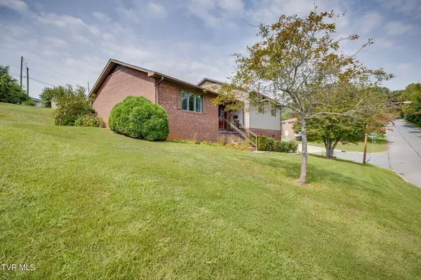 Kingsport, TN 37660,856 Fain AVE