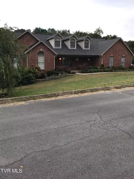 1150 Hidden Valley DR, Jonesborough, TN 37659