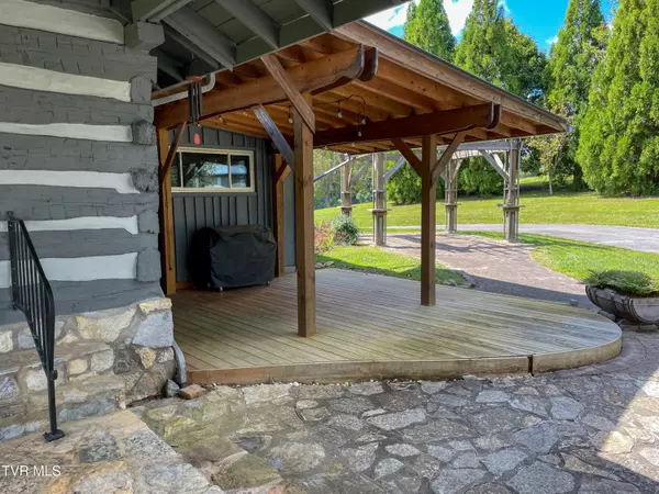 Glade Spring, VA 24340,15445 Coventry Lane LN