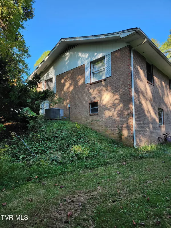 Norton, VA 24273,6219 Laurel Grove RD