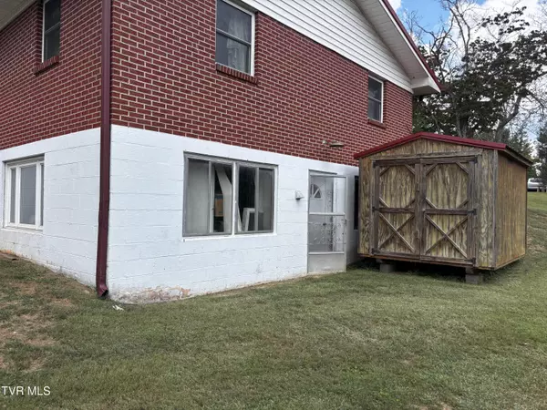 Jonesville, VA 24263,220 Russell ST