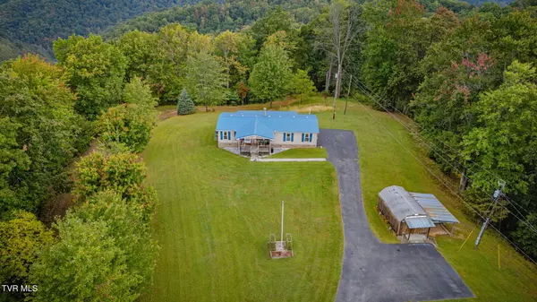 392 Elbert Ramsey RD, Clinchco, VA 24226