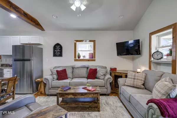 Mount Carmel, TN 37645,313 Bay ST