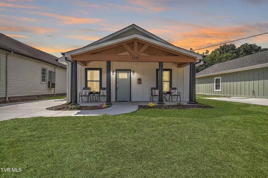 2221 Ashwood AVE, Kingsport, TN 37664