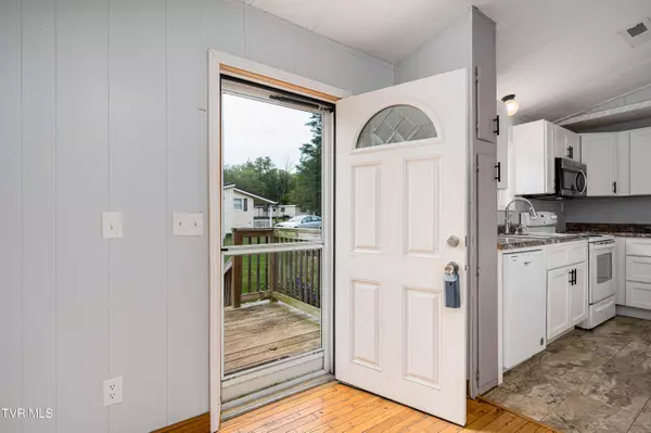 Elizabethton, TN 37643,140 Peters Hollow Rd RD