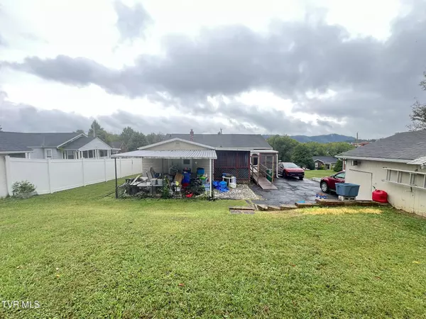 Bristol, VA 24201,2461 Bradley ST