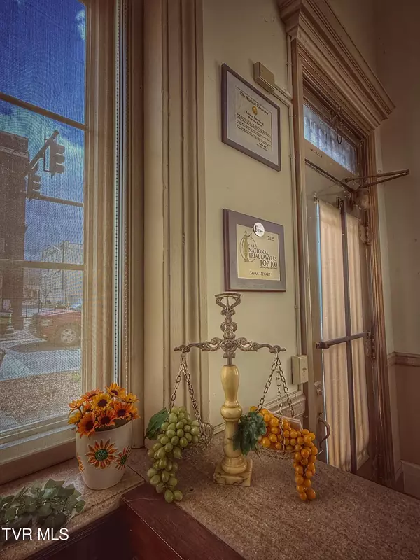 Erwin, TN 37650,113 Main AVE