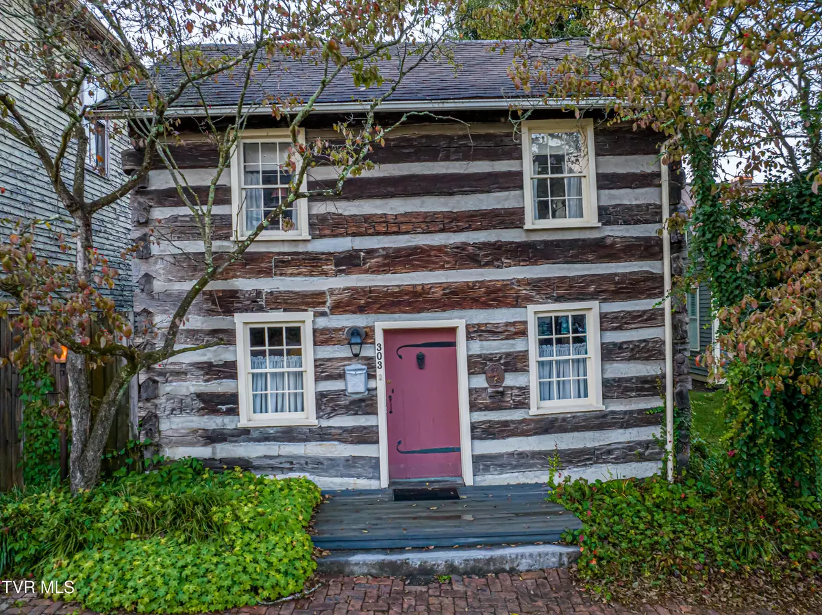 Abingdon, VA 24210,303 Main ST